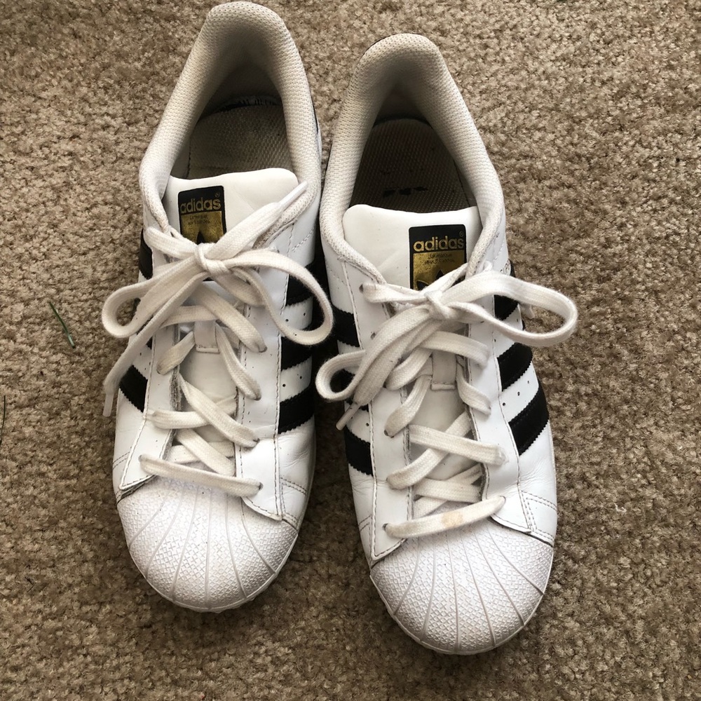 Adidas superstars